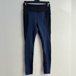 DSG Women’s Legging in Black and Blue. Size XS/S.